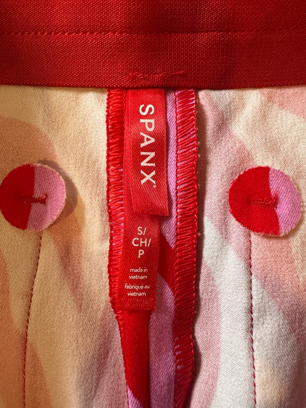 SPANX On-the-Go Printed Shorts 4” in True Red Zebra Stripe Women's Small NEW - Picture 3 of 8